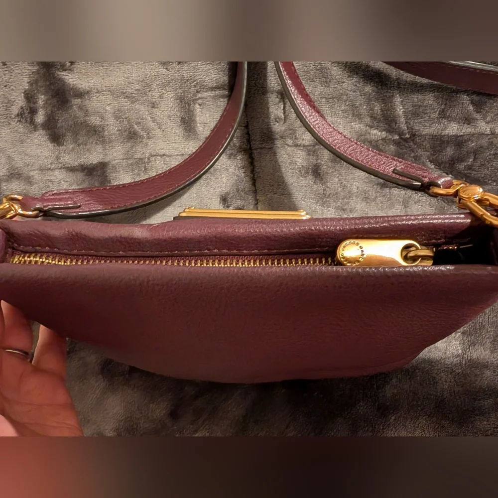 Marc By Marc Jacobs Elegant Burgundy Leather Mini Crossbody Bag Excellent! - Picture 4 of 8